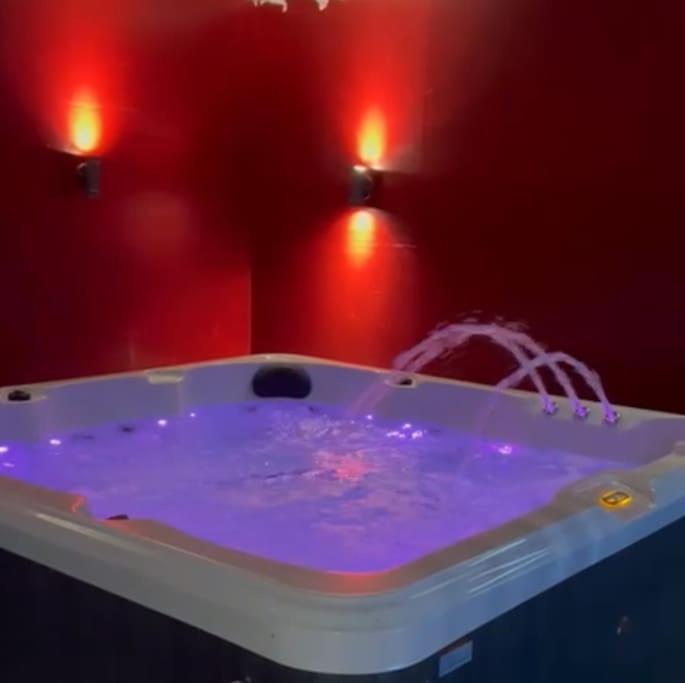 The Exclusive Jacuzzi Apartment Birmingham Exteriör bild