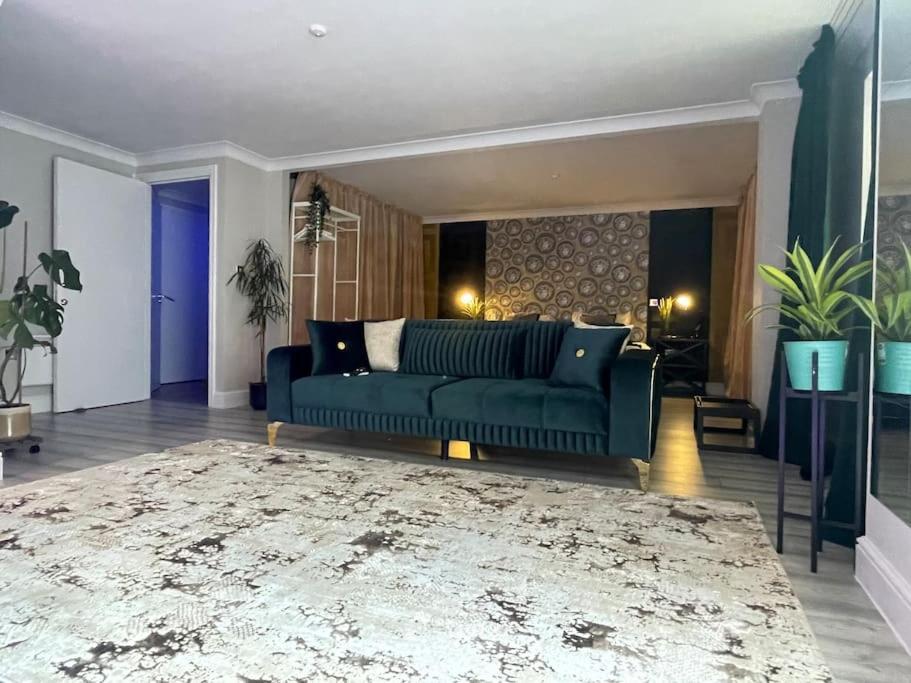 The Exclusive Jacuzzi Apartment Birmingham Exteriör bild