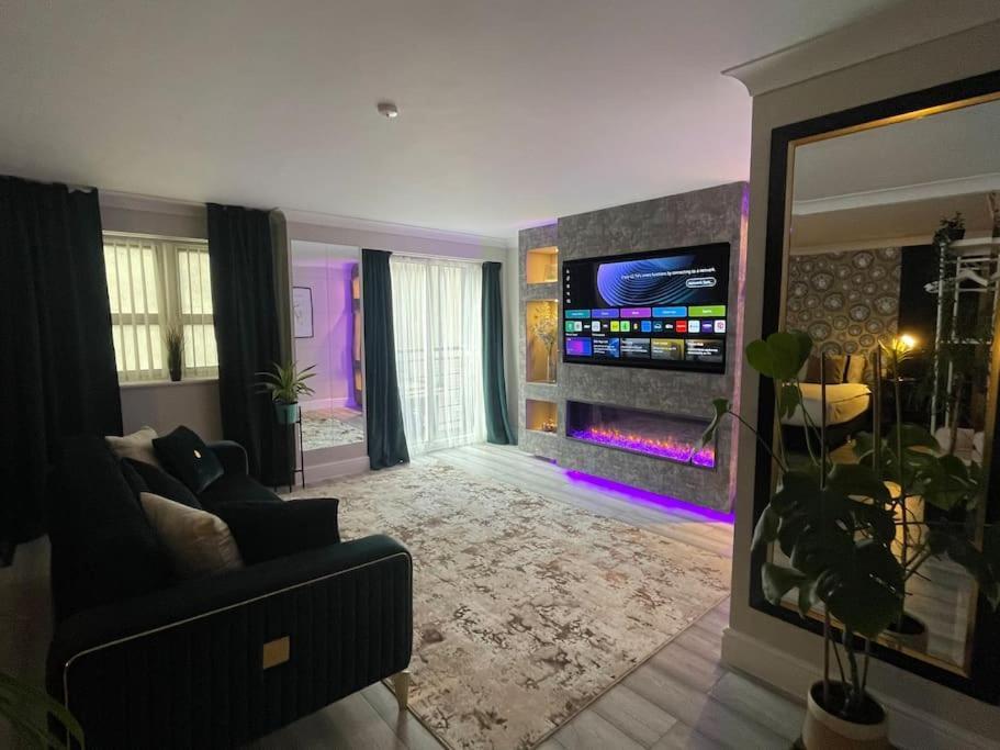 The Exclusive Jacuzzi Apartment Birmingham Exteriör bild