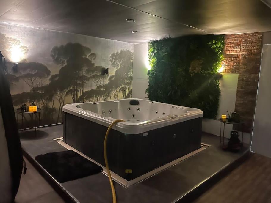The Exclusive Jacuzzi Apartment Birmingham Exteriör bild