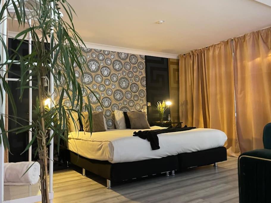 The Exclusive Jacuzzi Apartment Birmingham Exteriör bild